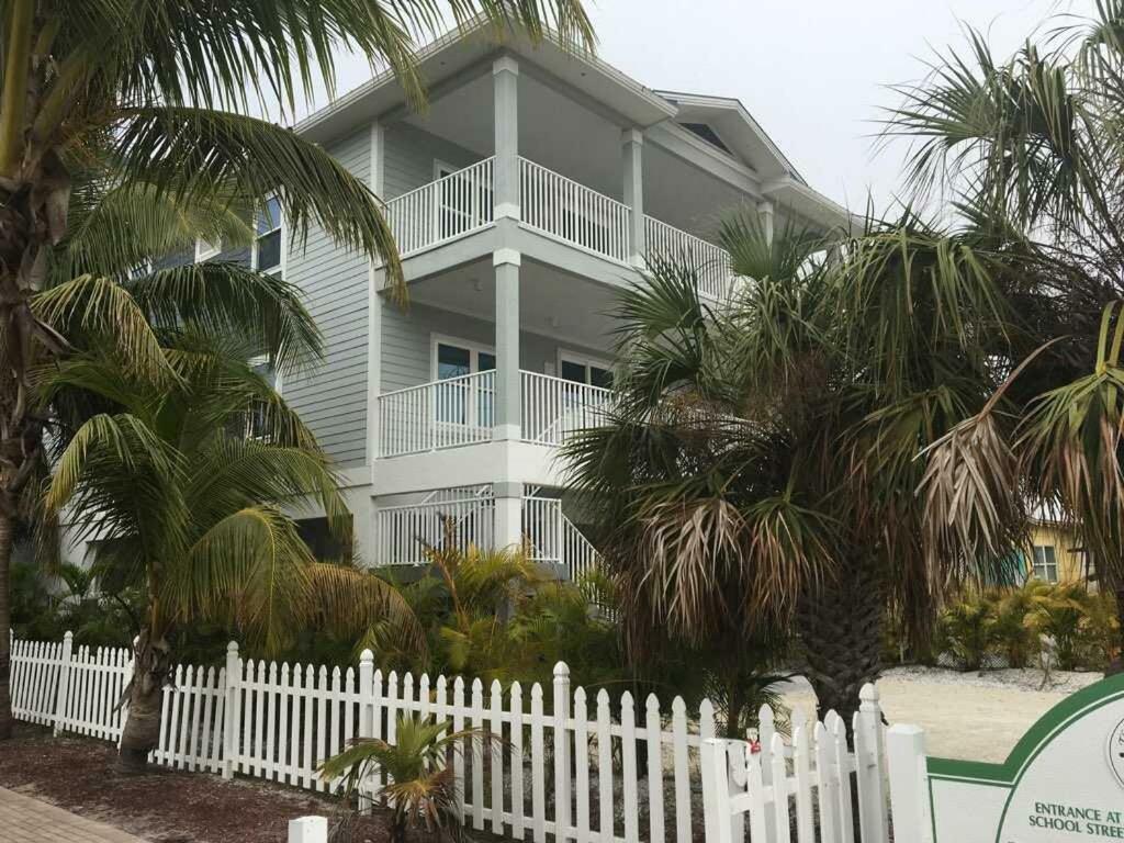 Сasa de vacaciones 2651 Estero Boulevard